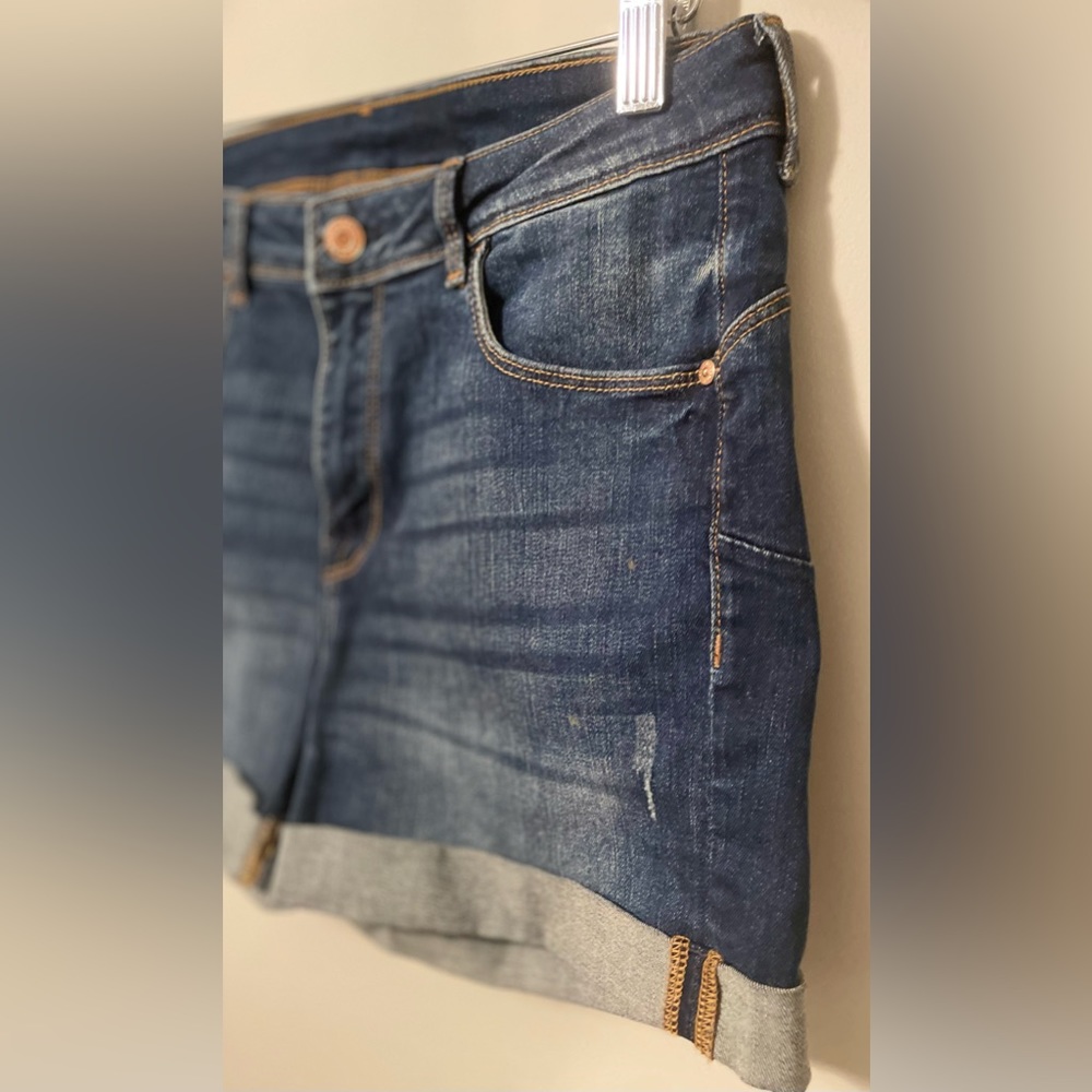 H&M DENIM SHORTS - Picture 3 of 10